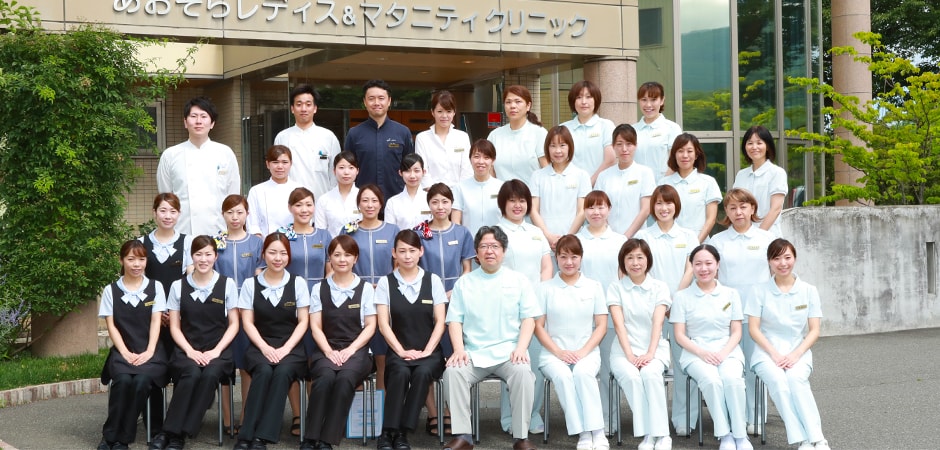 スタッフ集合写真2018年